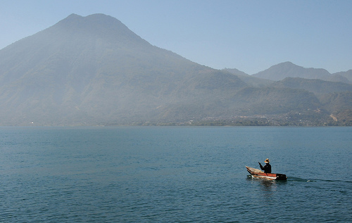 Озеро Атитлан в Гватемале