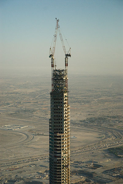Небоскреб Бурдж-Халифа в Дубае 