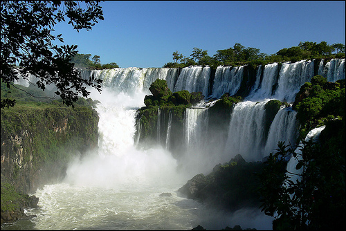 Водопад Игуазу в Национальном парке Игуазу (Аргентина)