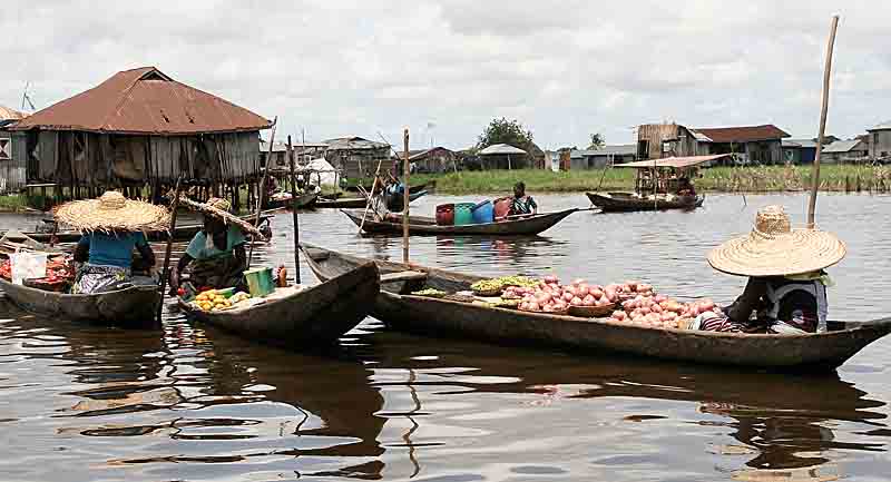 Бенин. Плавающий рынок