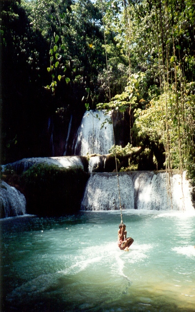 Водопад в горах Ямайки