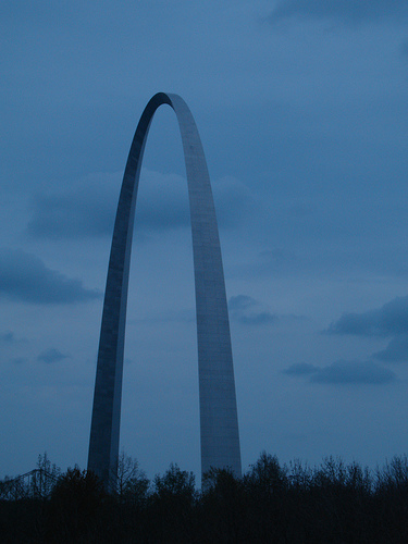 Стальная арка "Врата", Gateway Arch в Сент-Луисе. Часть Мемориала Расширения Нац