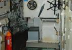 Стеклянный пол в подводной лодке Стеклянный пол в подводной лодке