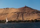 Мавзолей Ага Хана ІІІ в панораме великого Нила