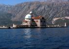 Церковь Богородицы на Рифе возле города Пераста в Черногории