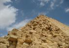 Ломаная пирамида в Дашхуре 