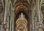 Внутреннее убранство собора Святого Стефана в Вене