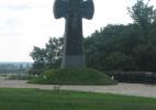 Крест - памятник жертвам Батуринской трагедии