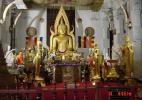 Храм Зуба Будды в городе Канди в Шри-Ланке. Внутри