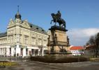 Город Подебради в Чехии. Памятник королю Йиржи 