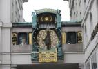 Танцующие часы Анкерур в городе Вена в Австрии
