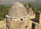 Вид с дворца Фасилидаса. Крепость Фасил-Гебби в Гондере в Эфиопии