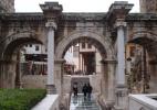 Ворота Адриана в городе Анталья в Турции