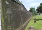 Крепость Интрамурос в городе Манила на Филиппинах. Стена