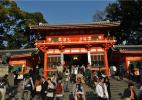 Практически все японцы посещают храмы.