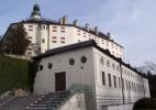 Замок Амбрас в Инсбруке в Австрии. Верхний и нижний замок