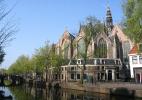 Церковь Ауде-Керк в городе Амстердаме в Нидерландах