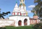 врата и колокольня